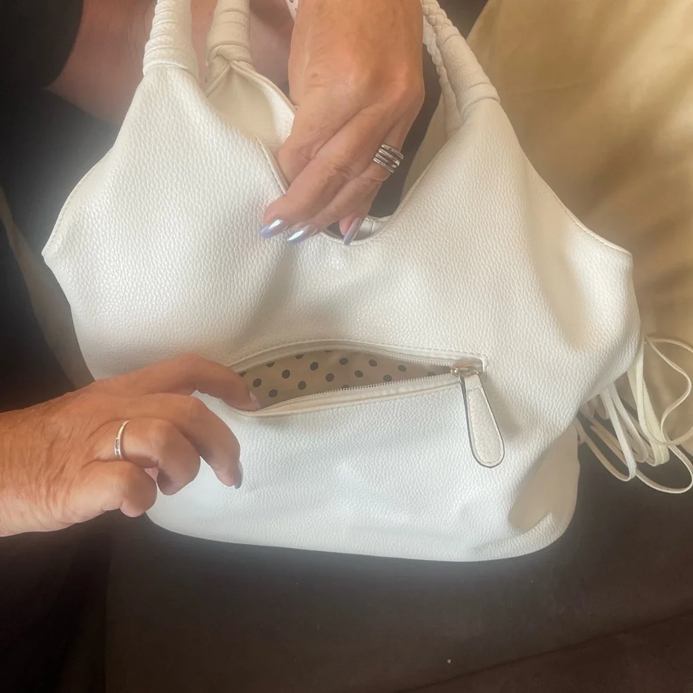 White Fringe Handbag - Picture 2 of 3